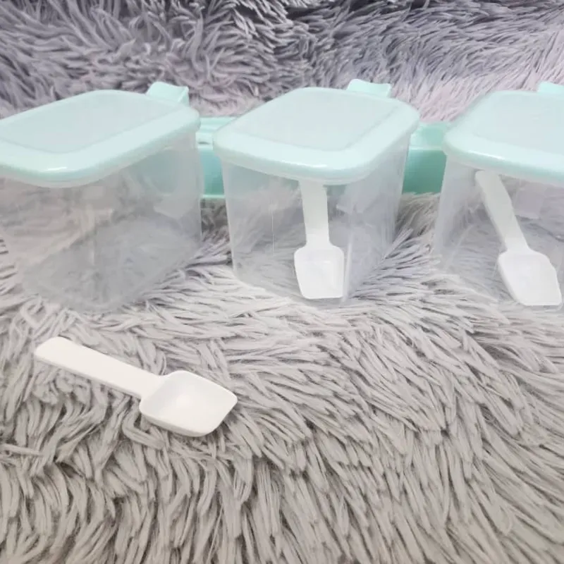 Set de 3 potes condimenteros con base y cucharita para servir 