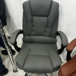 Silla de oficina de cuerina 