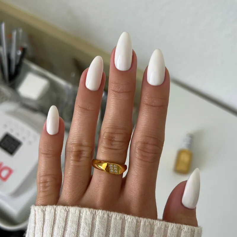 Esmalte DND 074 “Creampuff”
