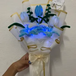ramo de lirios y tulipanes🩵