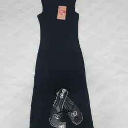 Conjunto de vestido marca Heart & Hips y sandalia marca GBG