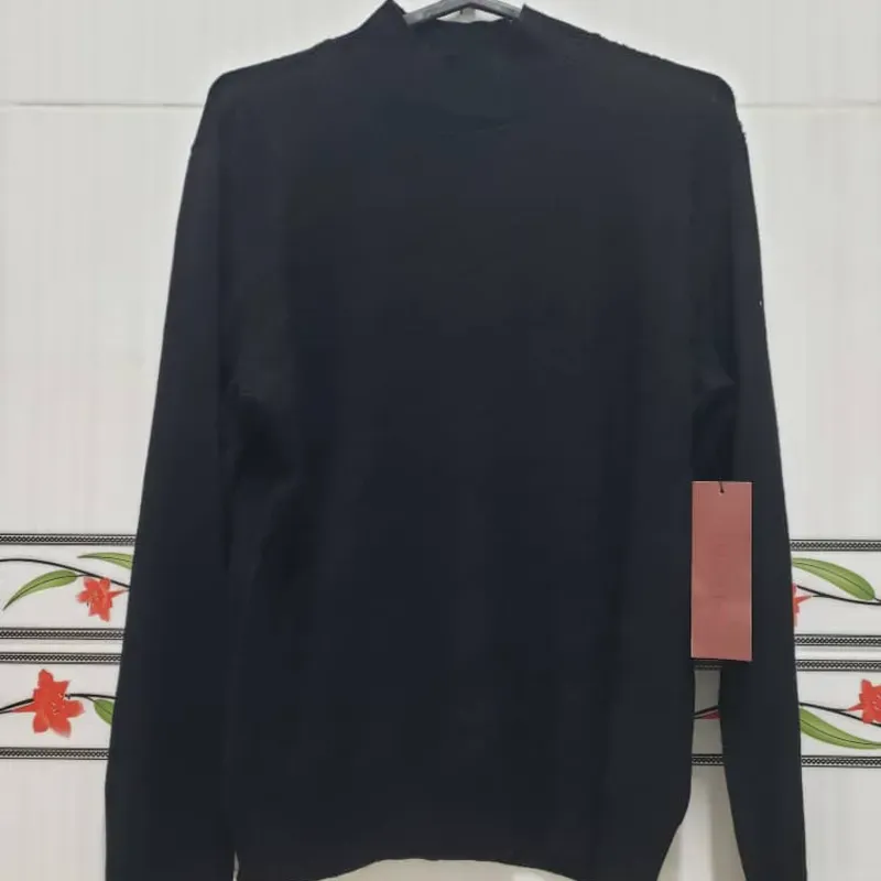 Enguatada con cuello de tortuga.