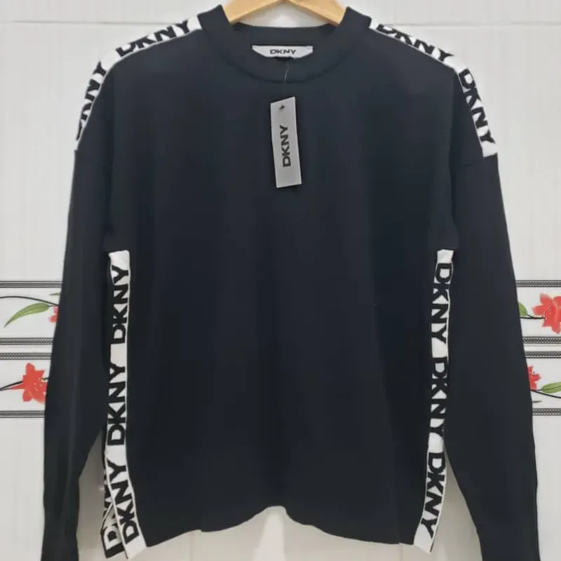 Enguatada Donna karan New York 