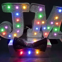 Iniciales con luces