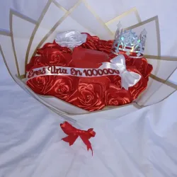 Ramo Amantes de 15 rosas medianas y perfume cómplice