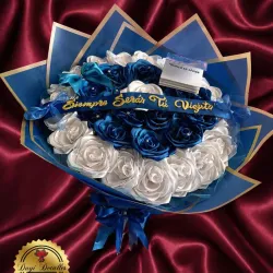 Ramo de 35 rosas medianas con decoración sorpresa
