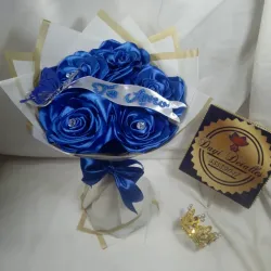 Ramo de 5 rosas Premium con centro de diamante