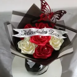Ramo Miny de 6 rosas mixtas