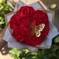 Ramo de 7 rosas eternas 