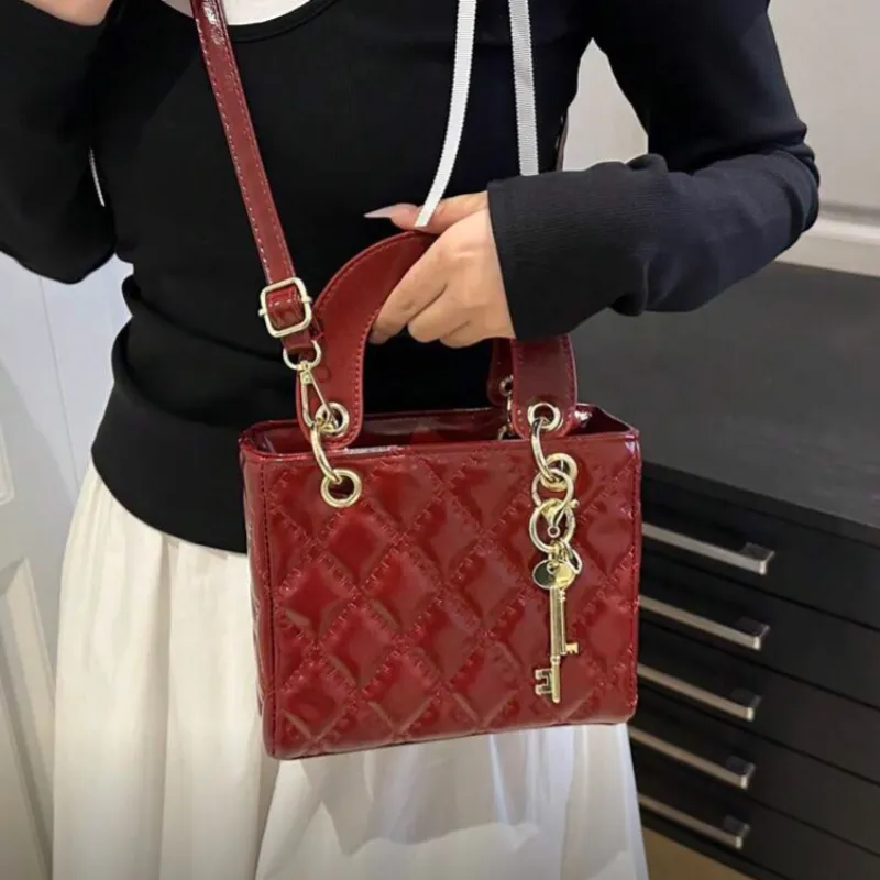 Bolso burdeos cuadrado
