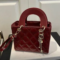 Bolso burdeos cuadrado