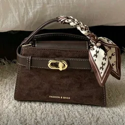 Bolso café elegante