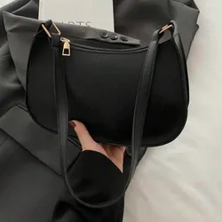 Bolso de hombro sencillo negro