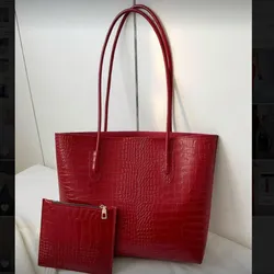 Bolso rojo burdeos amplio