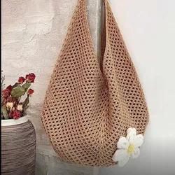 Bolso tejido con flor