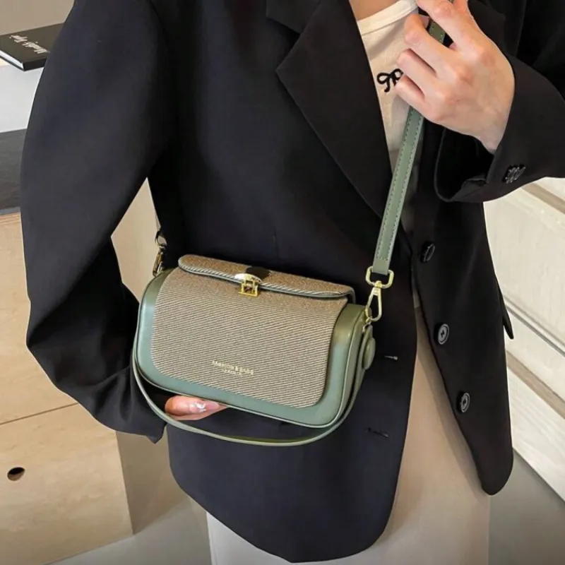 Bolso verde cuadrado