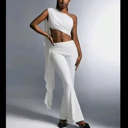 Conjunto blanco con top con tira colgando