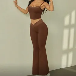 Conjunto carmelita con encaje