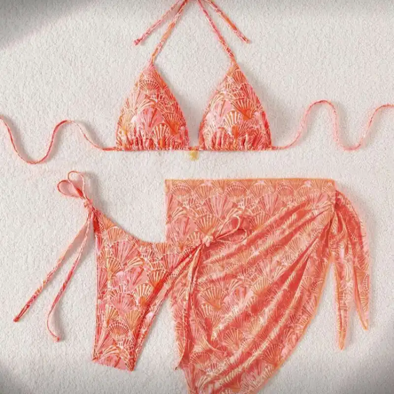 Conjunto de bikini naranja estampado de conchas