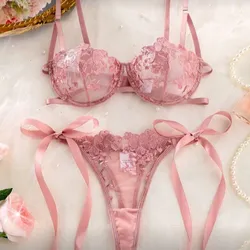 Conjunto de lencería rosa