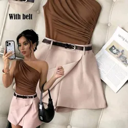 Conjunto elegante de top saya shorts y cinto