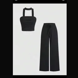 Conjunto negro de top al cuello