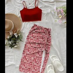 Conjunto rojo con saya floreada