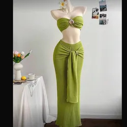 Conjunto verde con nudo adelante y concha