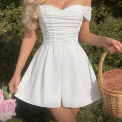 Mono blanco elegante
