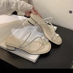 Sandalias de tacón pequeño