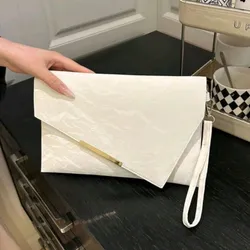Sobre blanco