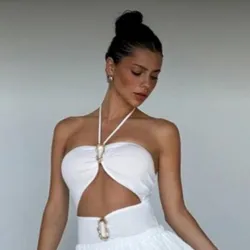 Top blanco con evilla