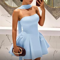 Vestido azul princesa con banda en el cuello