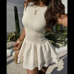 Vestido beige con vuelo