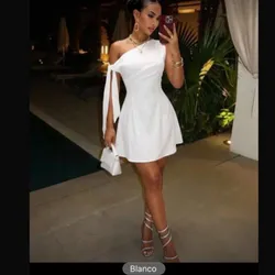 Vestido blanco nudo en hombro