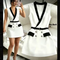 Vestido blanco y negro con botones