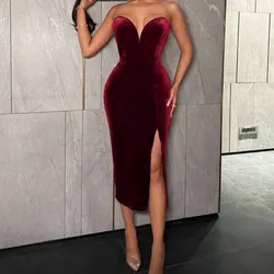 Vestido burdeos escote fino