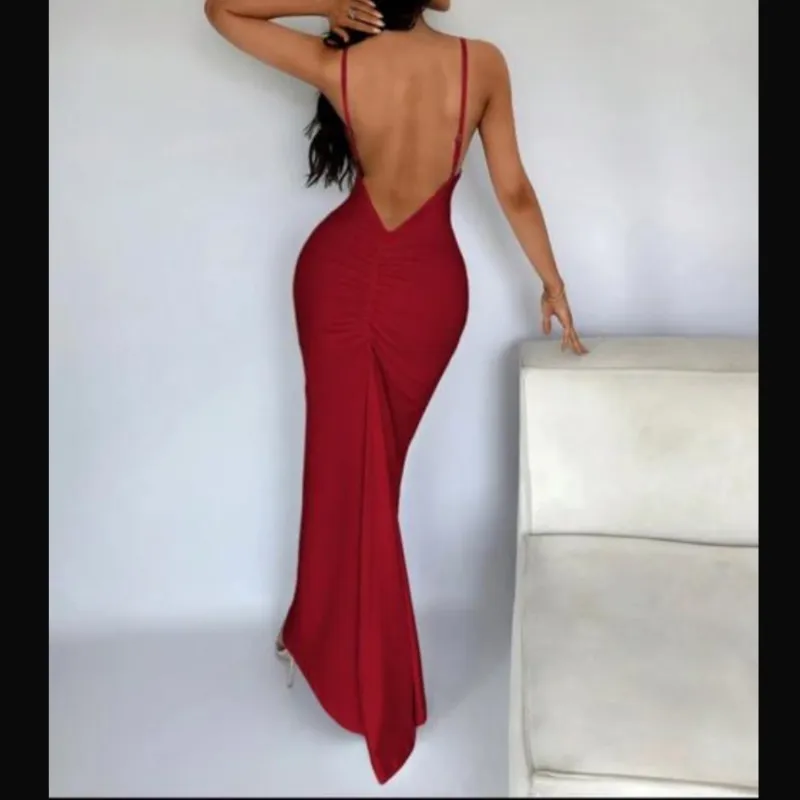 Vestido burdeos escote V