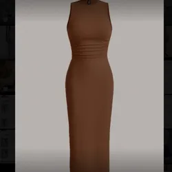 Vestido café integral sin mangas