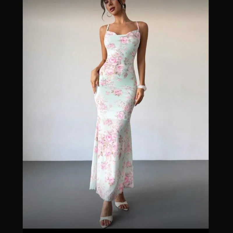 Vestido Celeste con Flores rosas