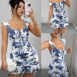 Vestido con flores azules oscuras