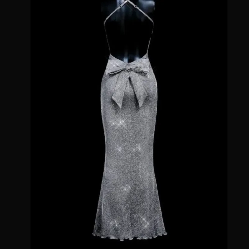 Vestido de brillo con lazo trasero