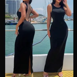 Vestido negro con espalda afuera