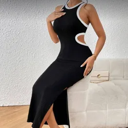 Vestido negro con líneas blancas