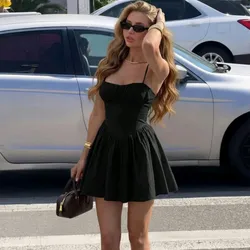 Vestido negro princesa con tirantes finos