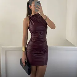 Vestido vinil burdeos