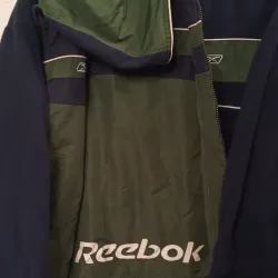 Abrigo para Niños marca Reebok 