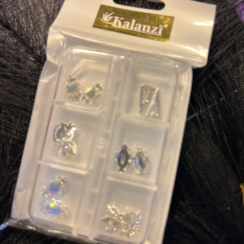 CAJA CON 6 PAREJAS DE JOYAS 💎