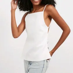 Blusa blanca con espalda descubierta