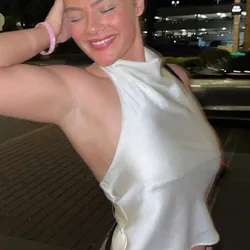 Blusa blanca de satén 